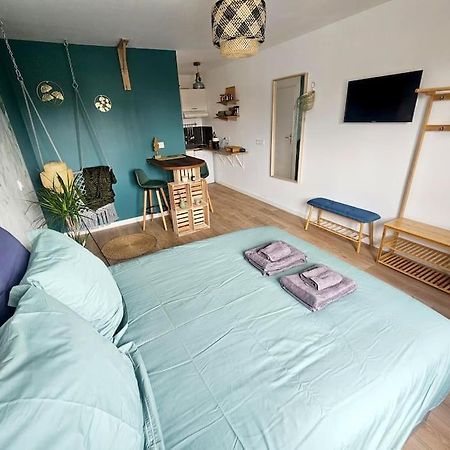 104 Douce Provence Au Calme Face A La Piscine Apartamento Éguilles Exterior foto