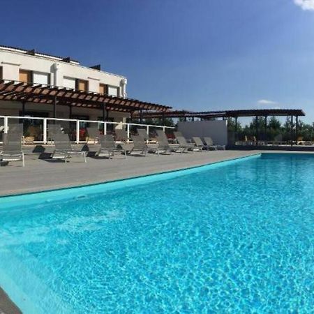 104 Douce Provence Au Calme Face A La Piscine Apartamento Éguilles Exterior foto