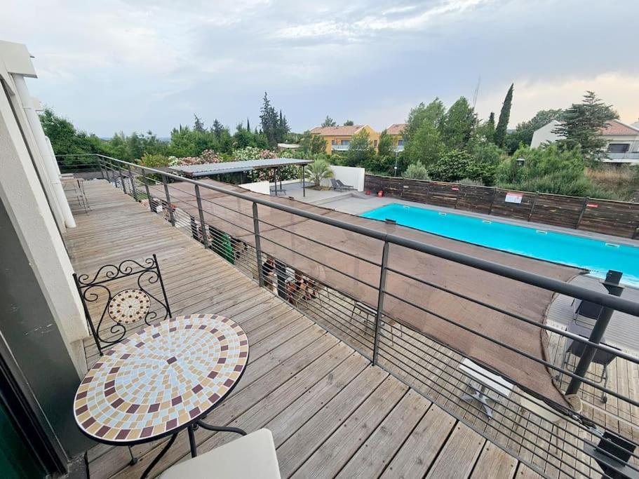 104 Douce Provence Au Calme Face A La Piscine Apartamento Éguilles Exterior foto