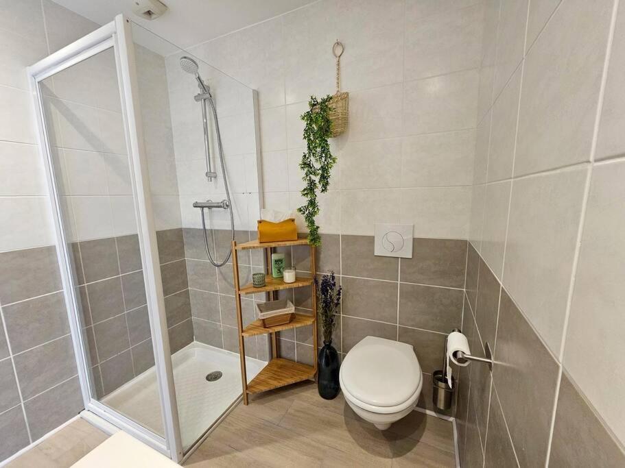 104 Douce Provence Au Calme Face A La Piscine Apartamento Éguilles Exterior foto