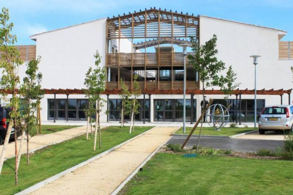 104 Douce Provence Au Calme Face A La Piscine Apartamento Éguilles Exterior foto