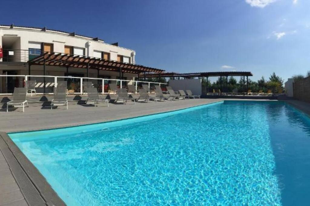 104 Douce Provence Au Calme Face A La Piscine Apartamento Éguilles Exterior foto